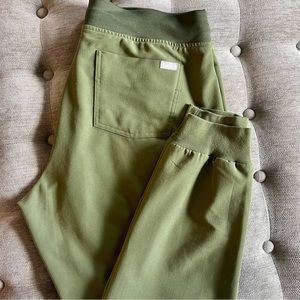 Figs Scrubs Dark Olive